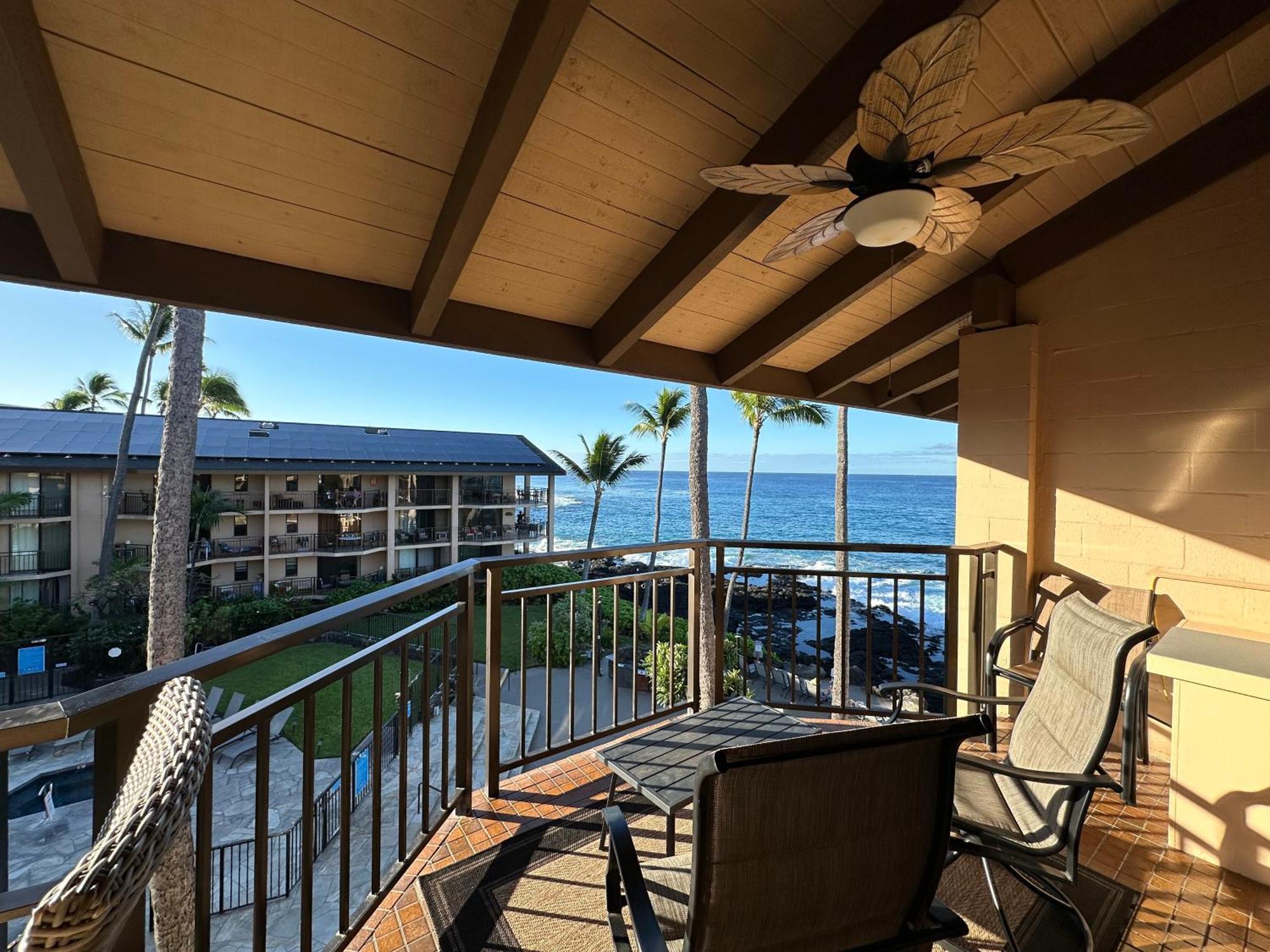 Oceanfront Penthouse With Loft Appartement